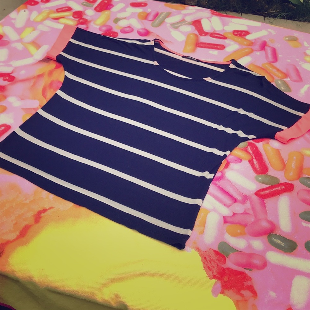 Paper Moon 🌚 tee top small juniors